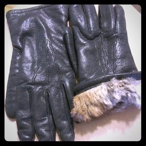 Leather glove fur interior
